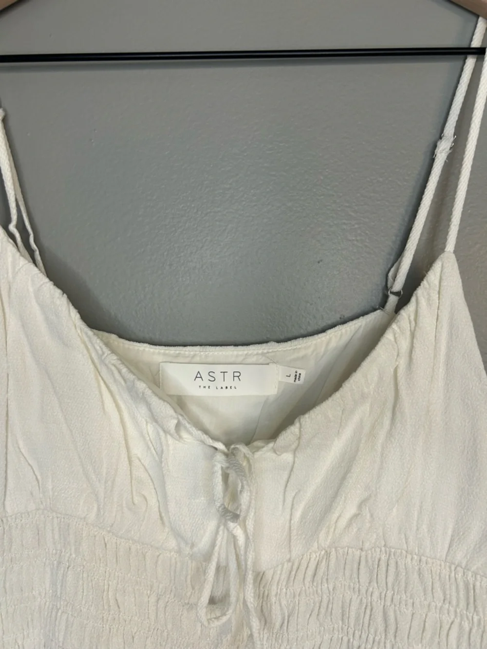 ASTR The Label Fiona White Smocked Ruffled Cami Top, Size Large - Picture 7 of 12
